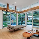 Loma Vista Modern