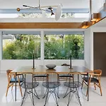 Loma Vista Modern